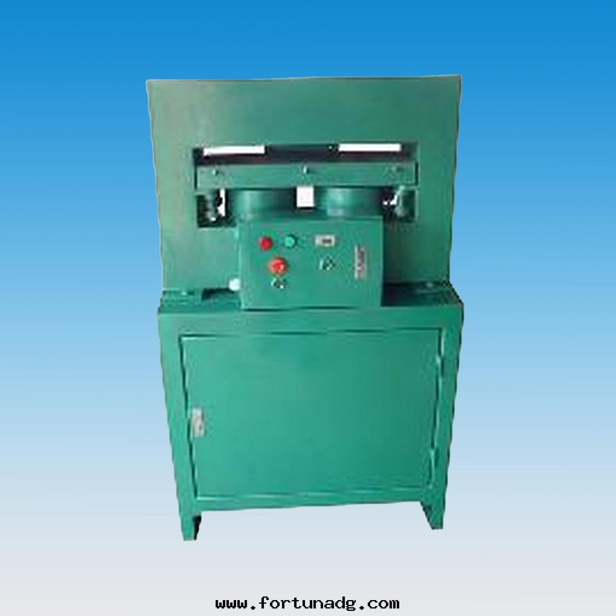 标(biāo)牌(pái)制作(zuò)專用(yòng)成(chéng)套(tào)設备