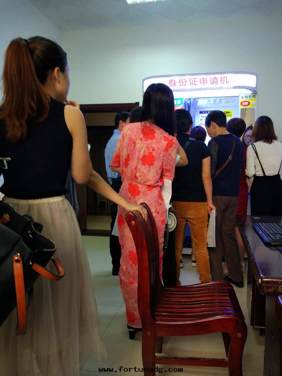 身(shēn)份證申請機(jī)图片