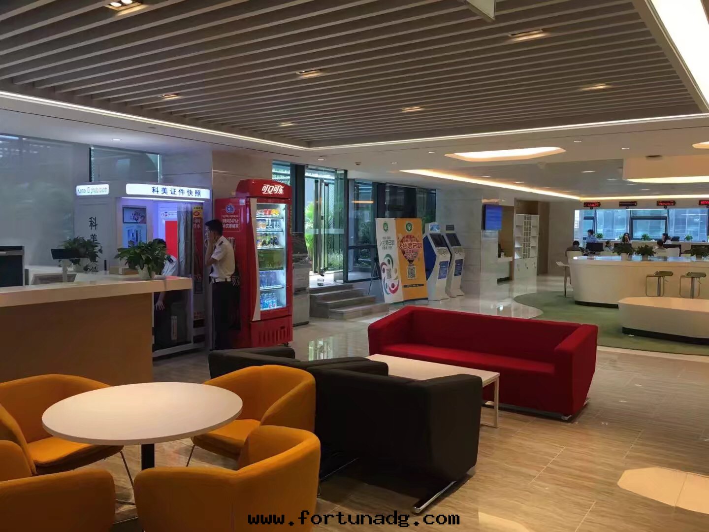 自(zì)助證件(jiàn)照機(jī)器案(àn)例图